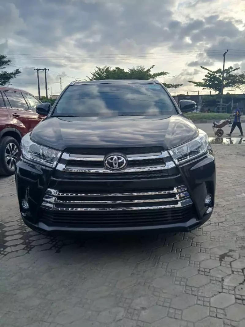 Toyota Highlander   - 2017