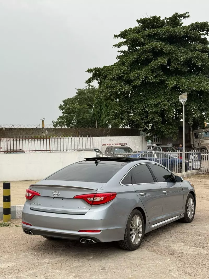 Hyundai Sonata   - 2015