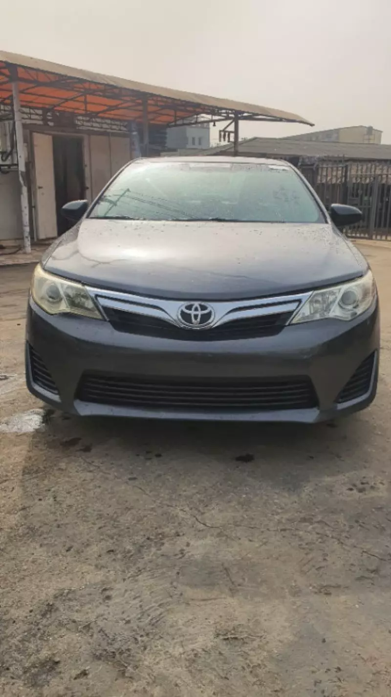 Toyota Camry   - 2012