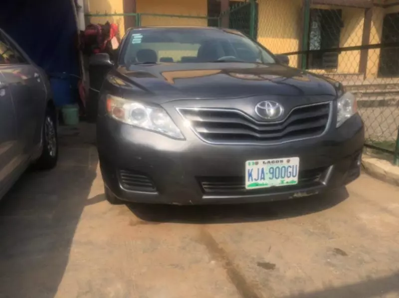 Toyota Camry   - 2011