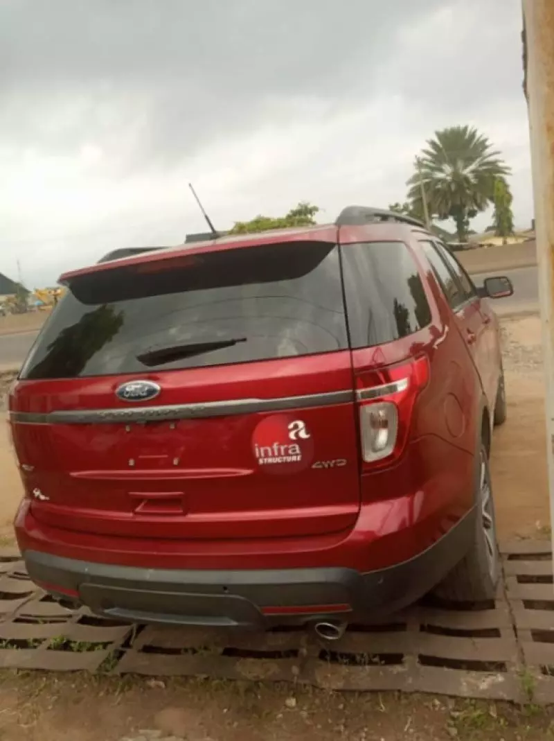 Ford Explorer XLT 3.5L   - 2015