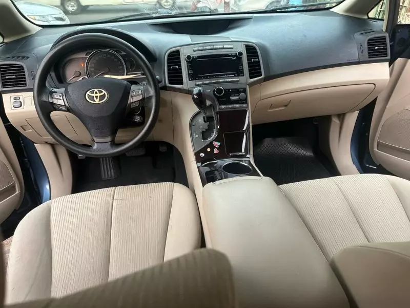 Toyota Venza   - 2011
