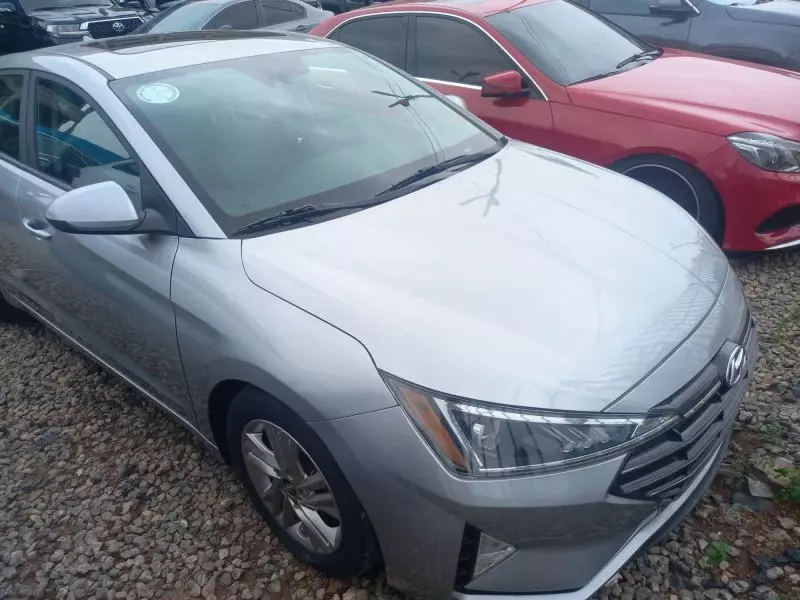 Hyundai Elantra   - 2020