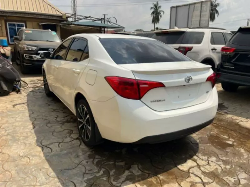 Toyota Corolla   - 2017