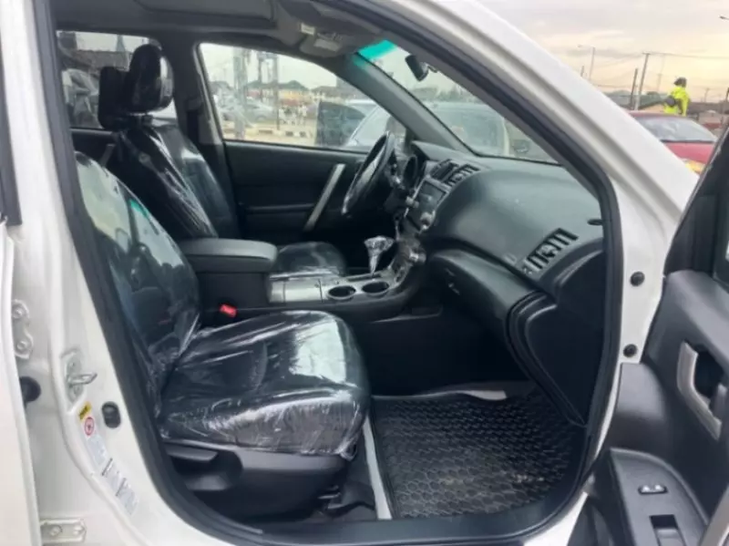 Toyota Highlander   - 2013