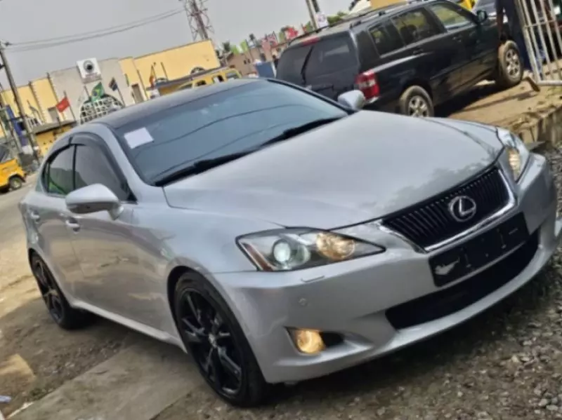 Lexus IS   - 2009