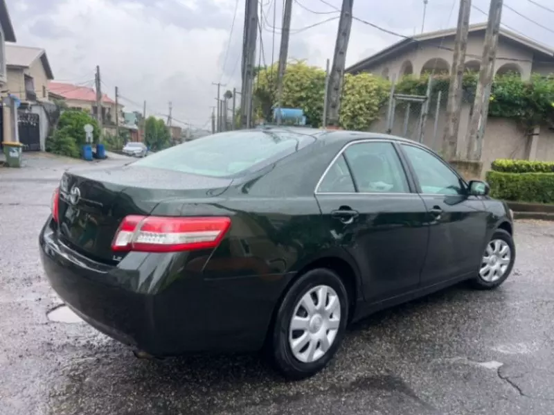 Toyota Camry   - 2010