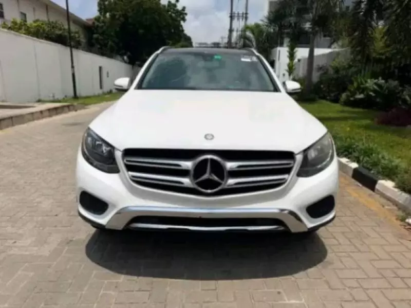 Mercedes-Benz GLC 300   - 2017