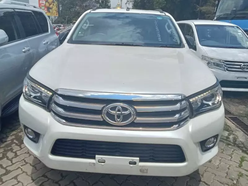 Toyota Hilux Revo    - 2016