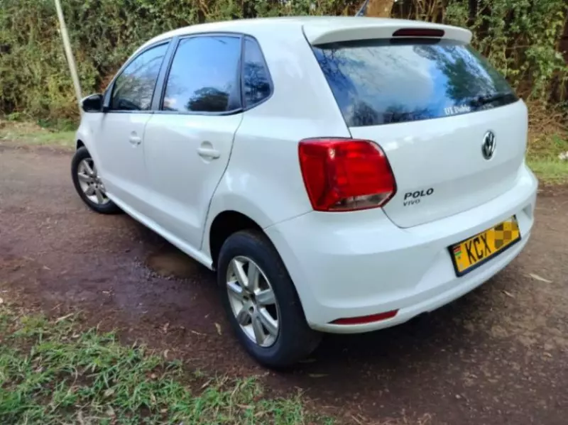 VOLKSWAGEN polo sedadan trend  ba ess