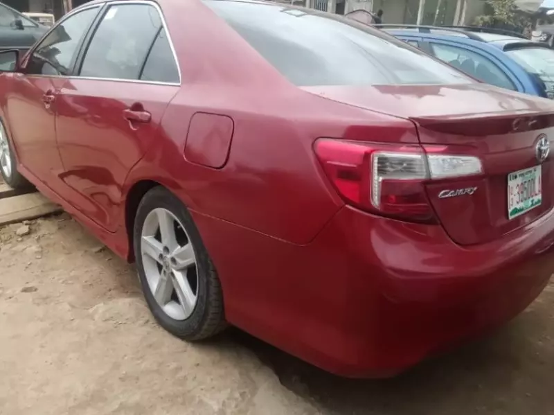 Toyota Camry   - 2013