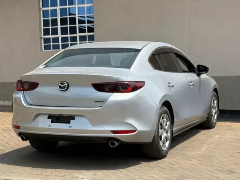 Mazda 3   - 2019