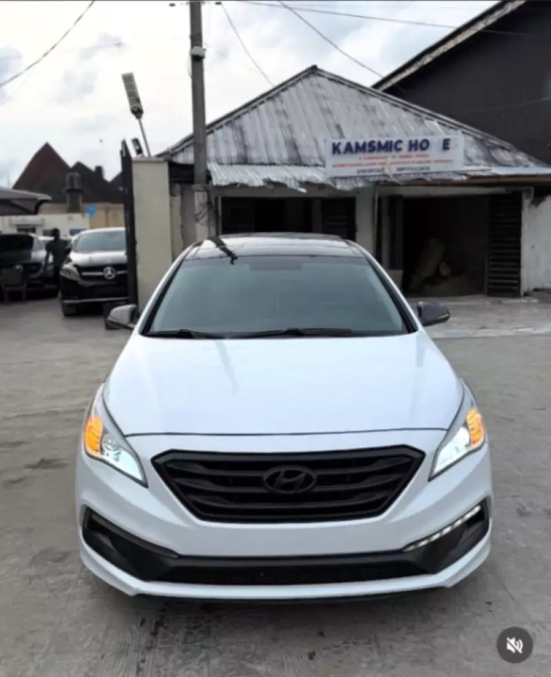 Hyundai Sonata   - 2015