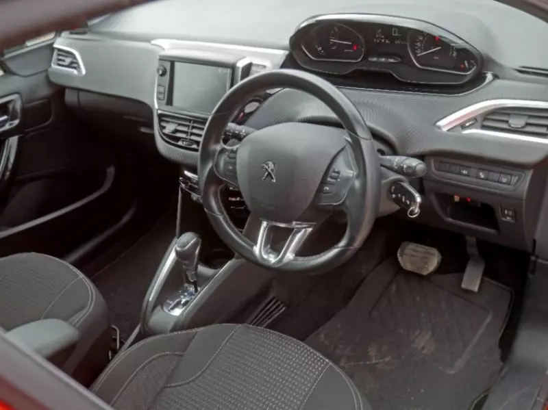 Peugeot 208   - 2018