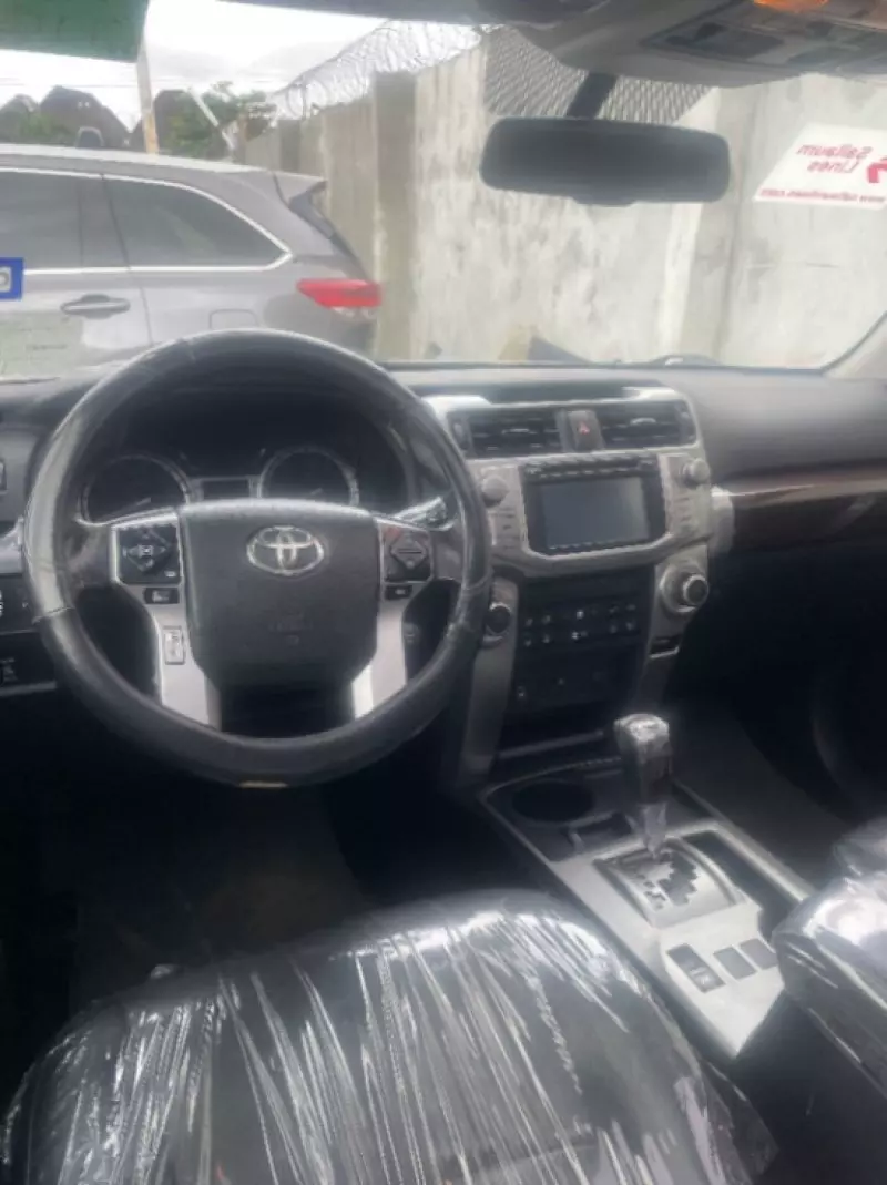 Toyota 4-Runner   - 2014