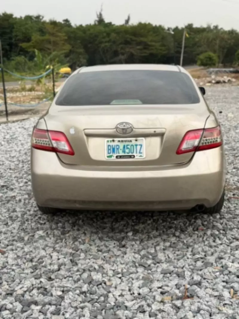 Toyota Camry - 2009