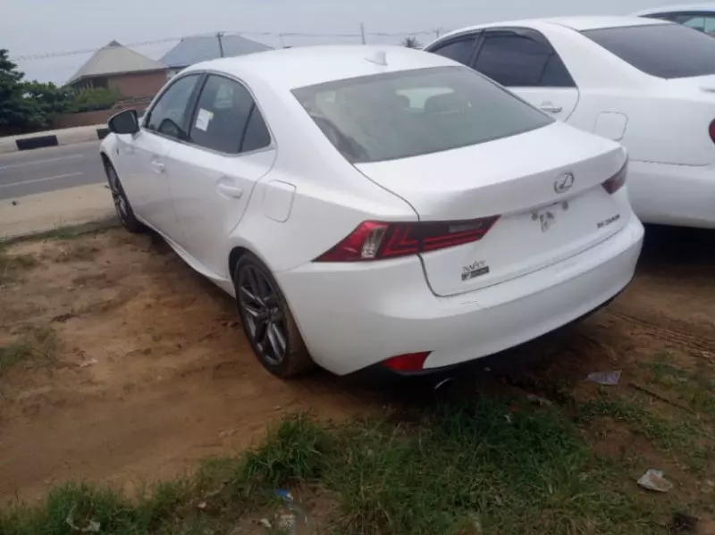 Lexus IS 200   - 2016