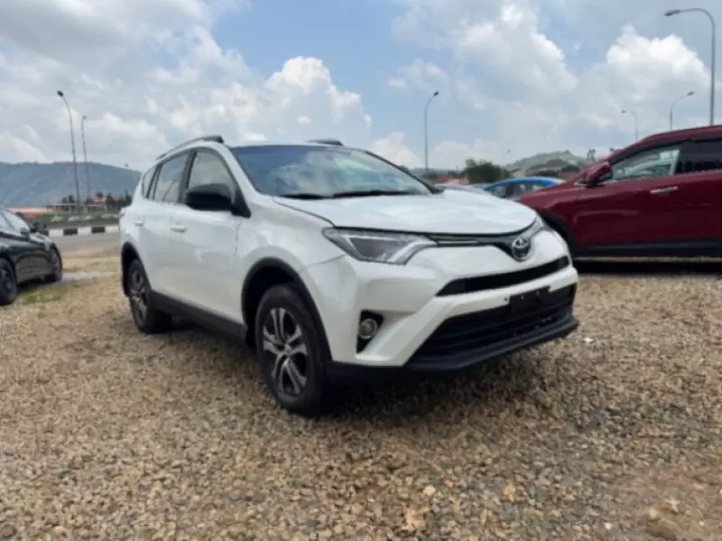 Toyota RAV 4   - 2017