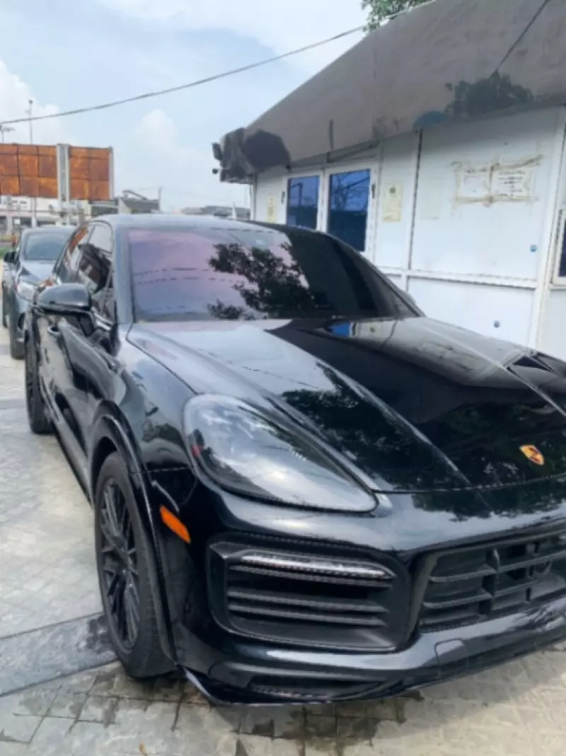 PORSCHE Cayenne