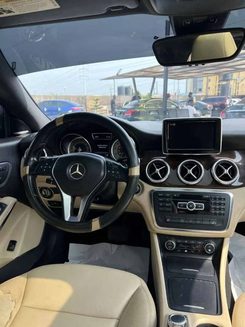 Mercedes-Benz CLA 250   - 2014