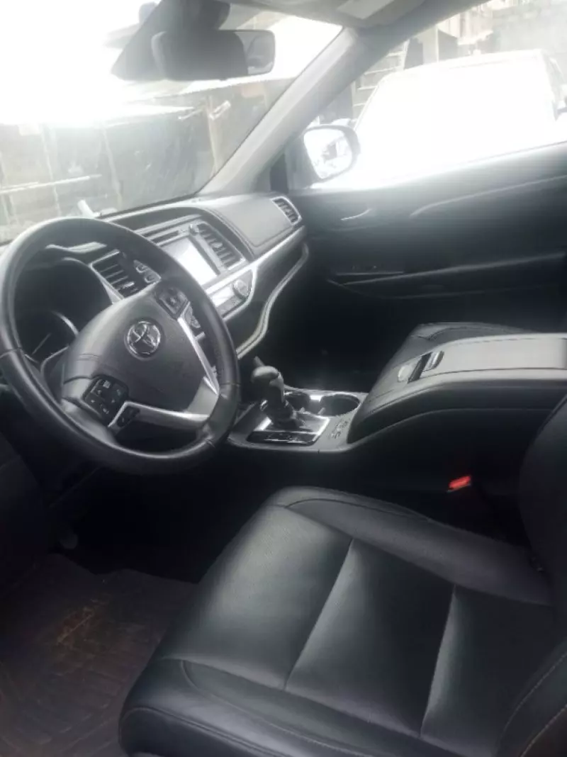 Toyota Highlander   - 2018