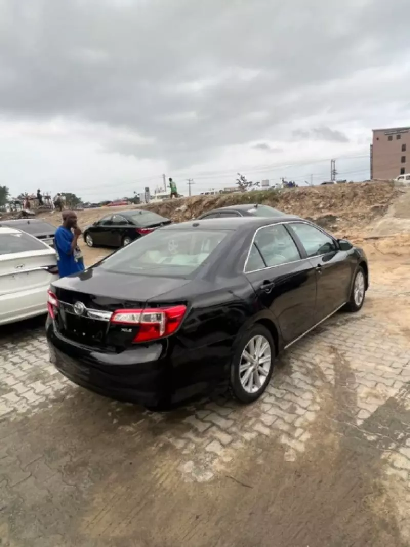 Toyota Camry   - 2012