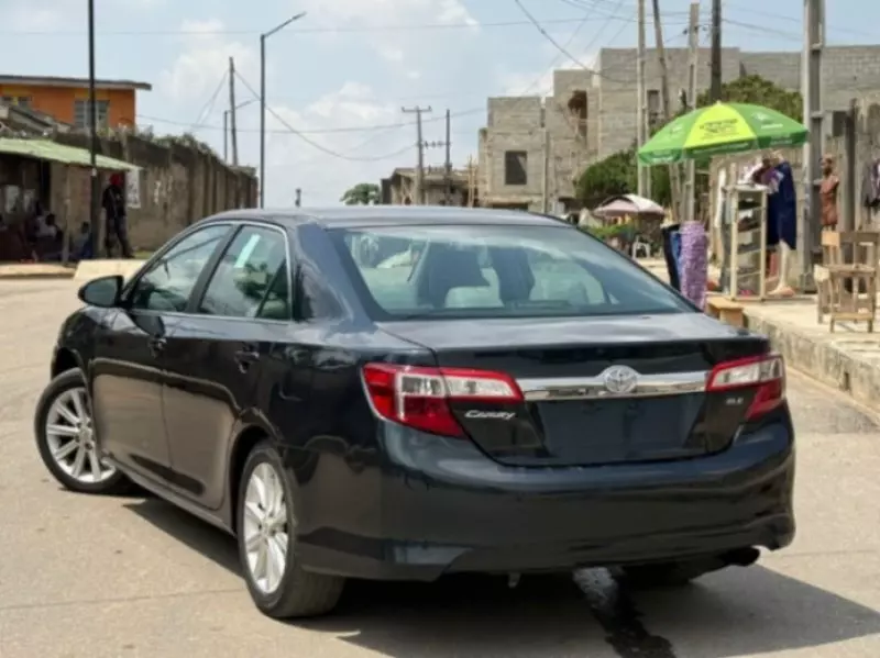 Toyota Camry   - 2013