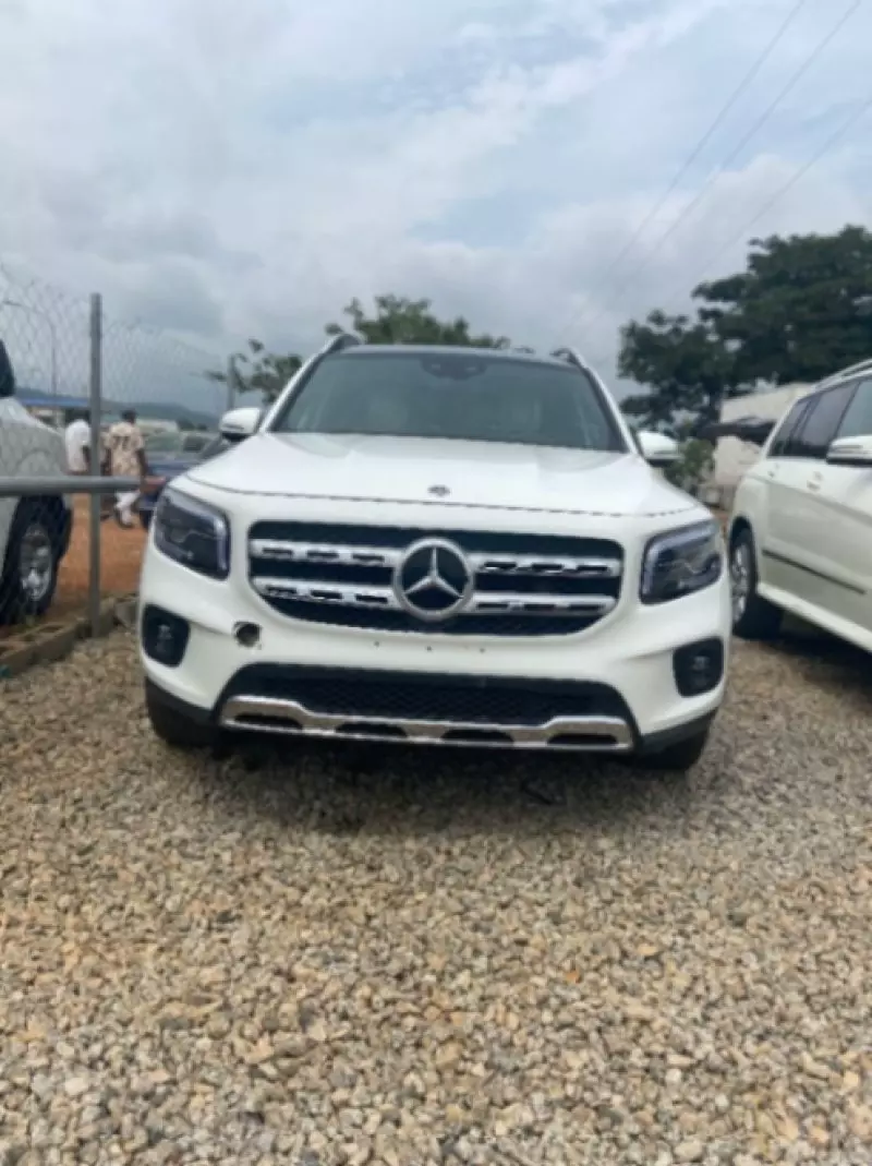 Mercedes-Benz GLB 250   - 2021