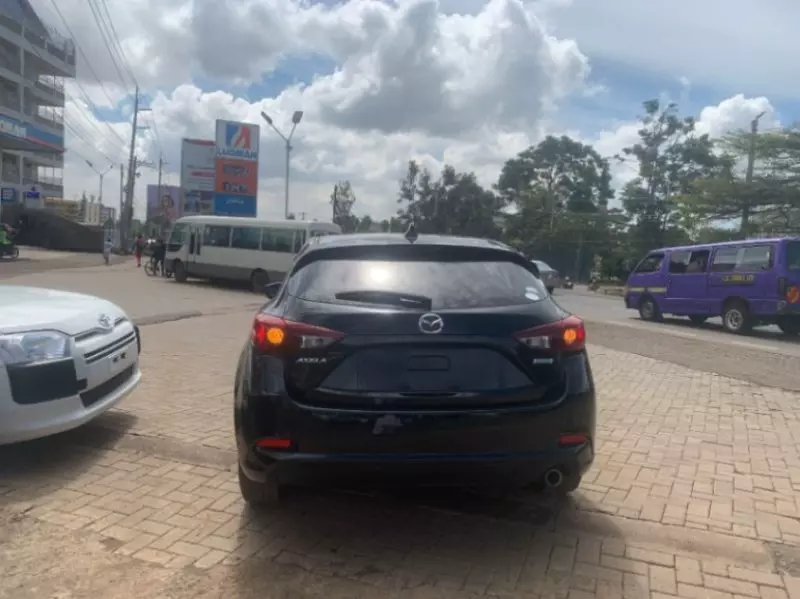 Mazda Axela    - 2017