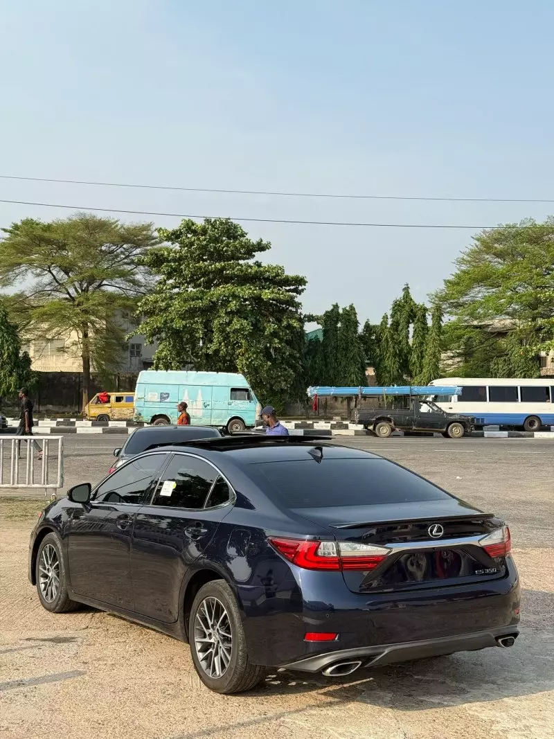 Lexus ES 350   - 2016