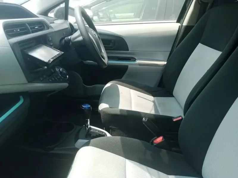 Toyota Aqua Hybrid   - 2012