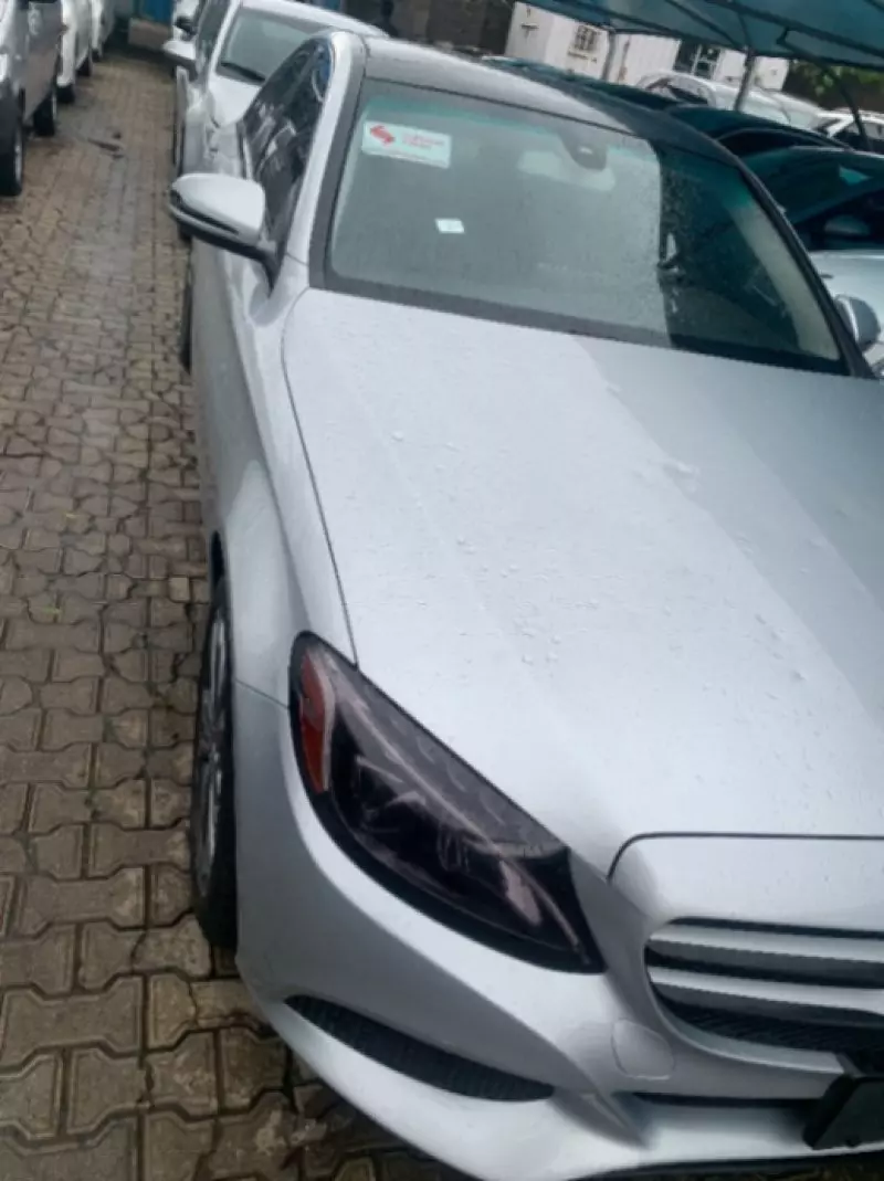 Mercedes-Benz 300   - 2015