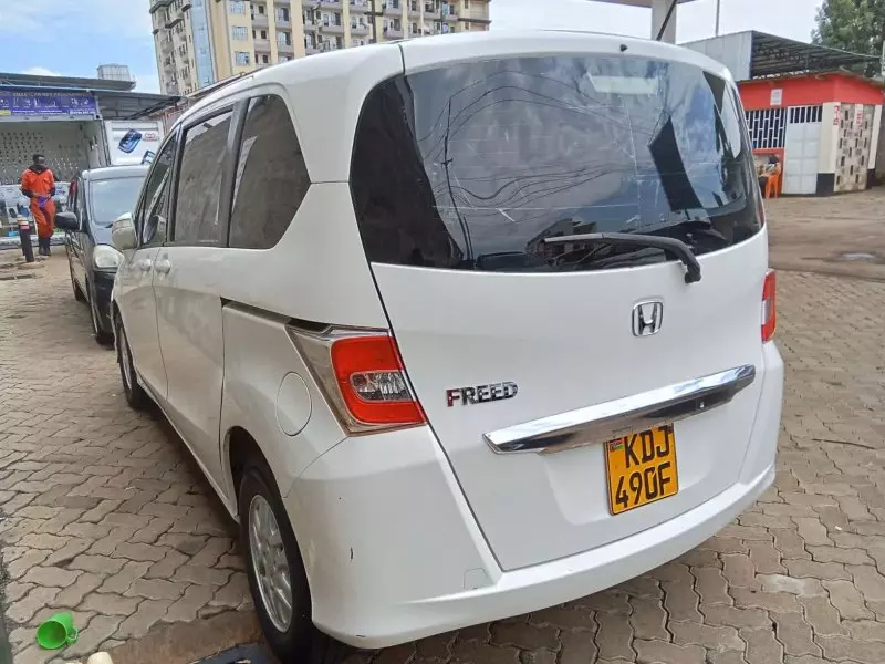 Honda Freed   - 2015