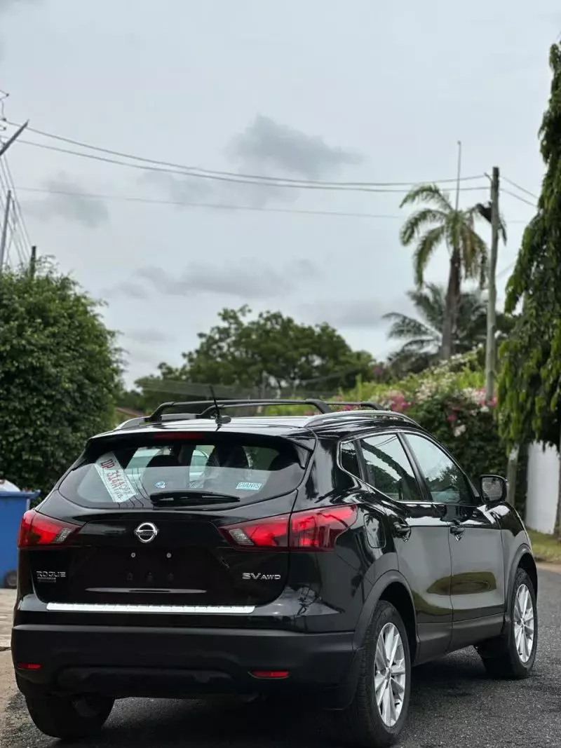 Nissan Rogue   - 2018