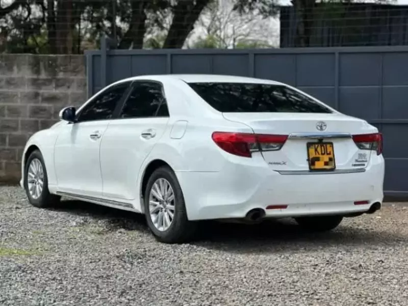Toyota Mark X   - 2016
