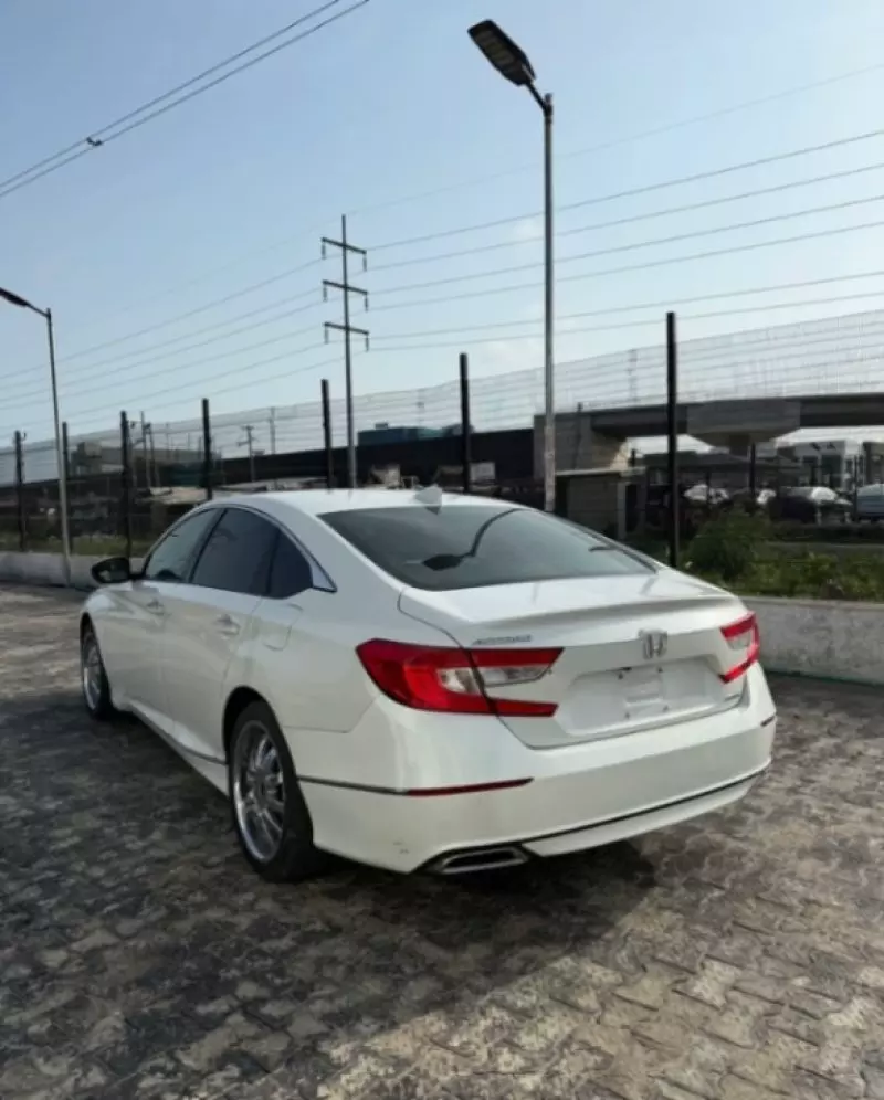 Honda Accord   - 2018