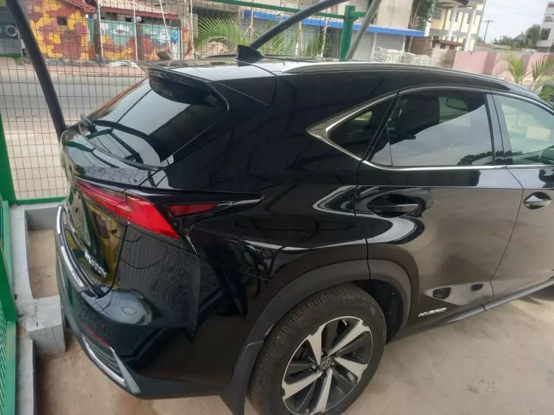 Lexus NX 300   - 2021
