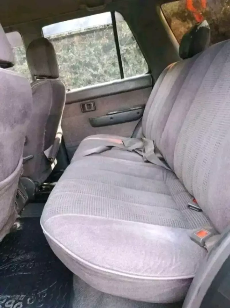 Toyota Hilux Surf    - 1989