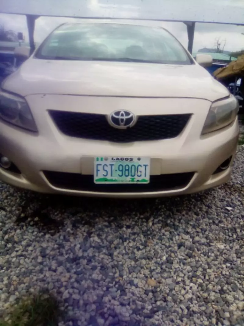 Toyota corolla   - 2009