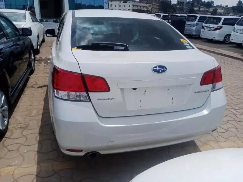 Subaru Legacy   - 2013