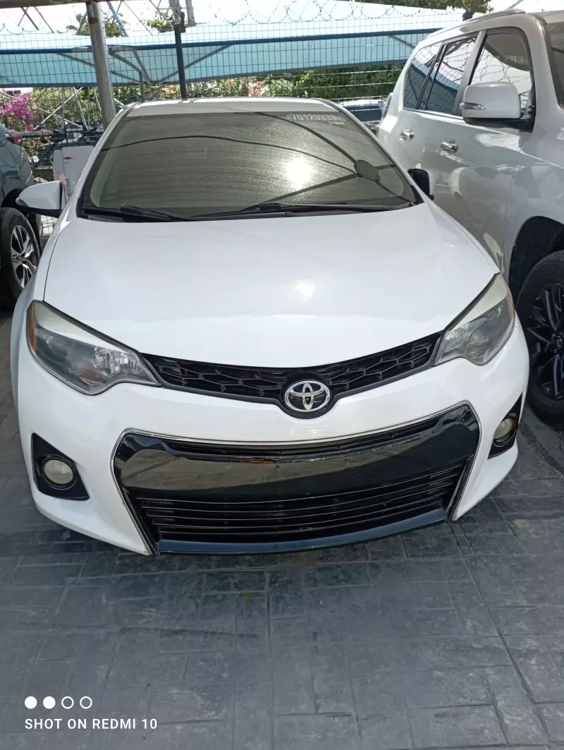 Toyota Corolla   - 2015