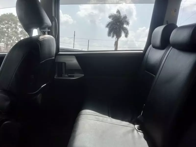 Toyota Noah   - 2011