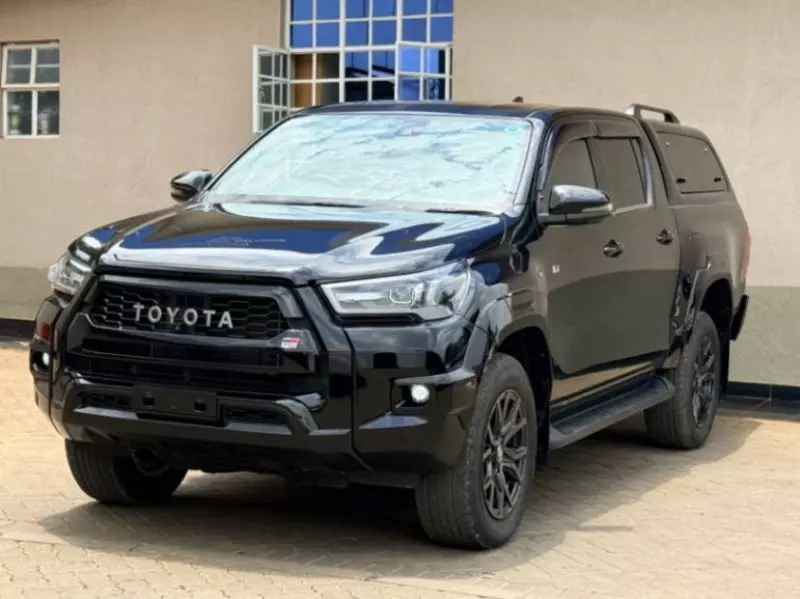 Toyota Hilux   - 2022