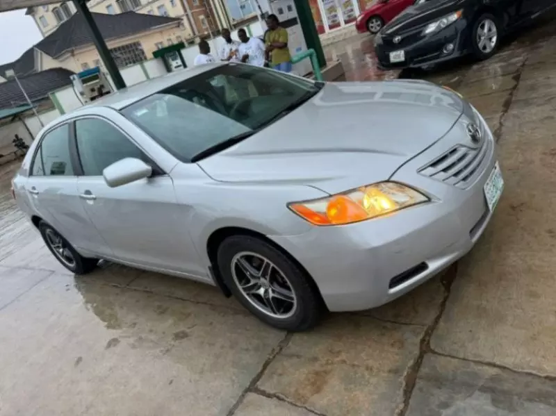 Toyota Camry   - 2008