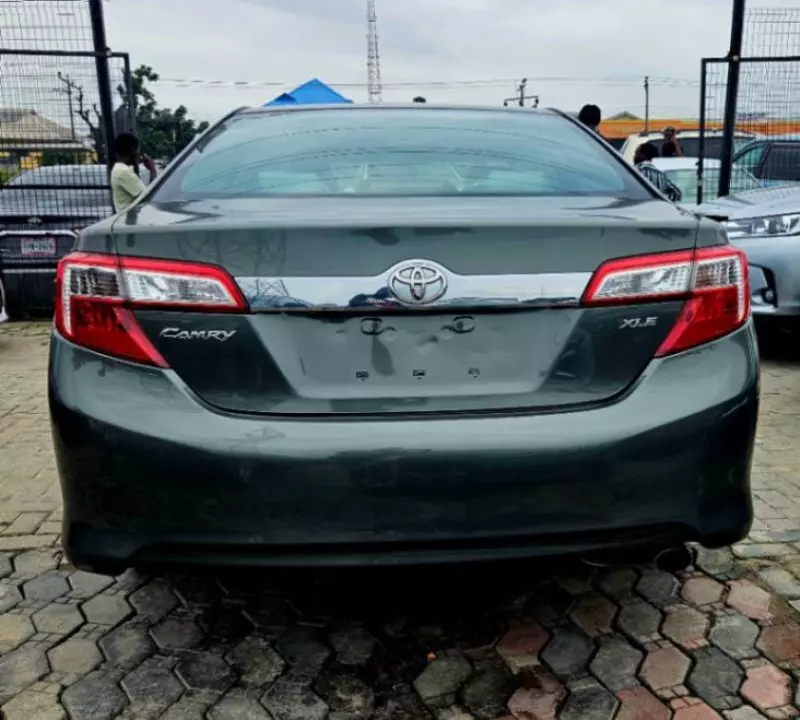 Toyota Camry   - 2014