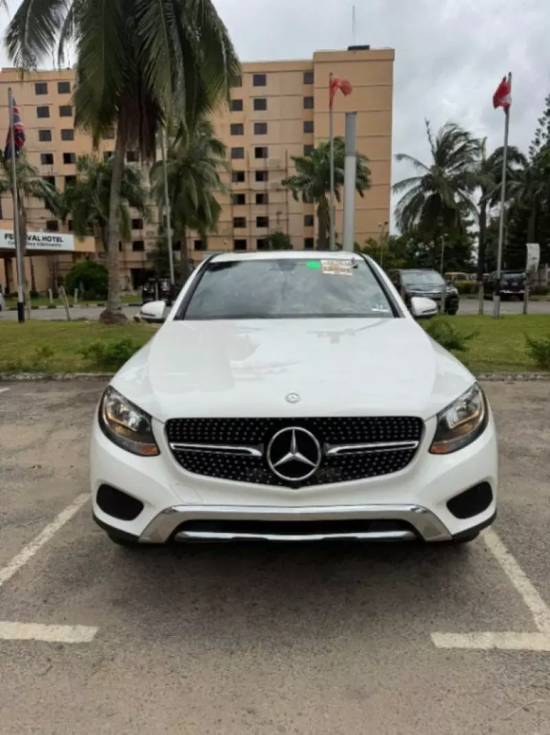 Mercedes-Benz GLC 300   - 2017