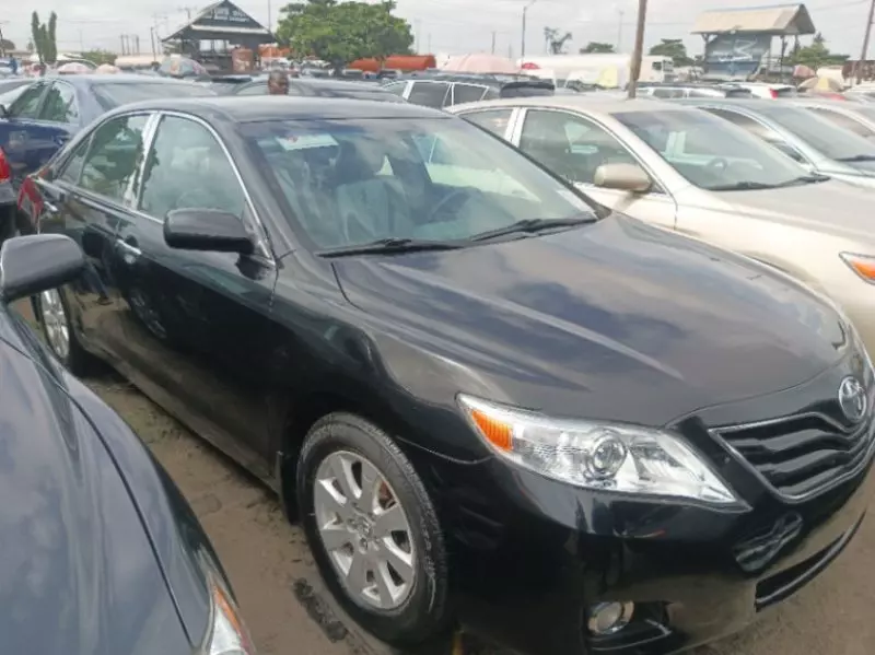 Toyota Camry   - 2011