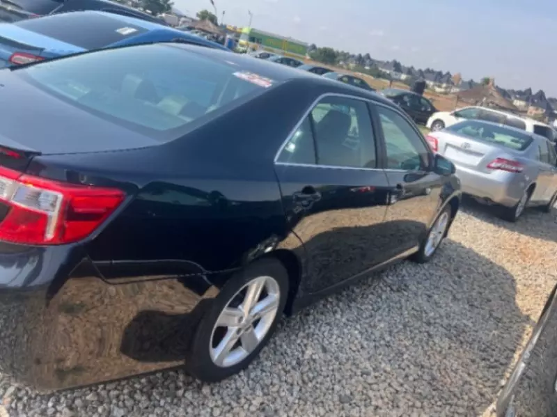 Toyota Camry   - 2012