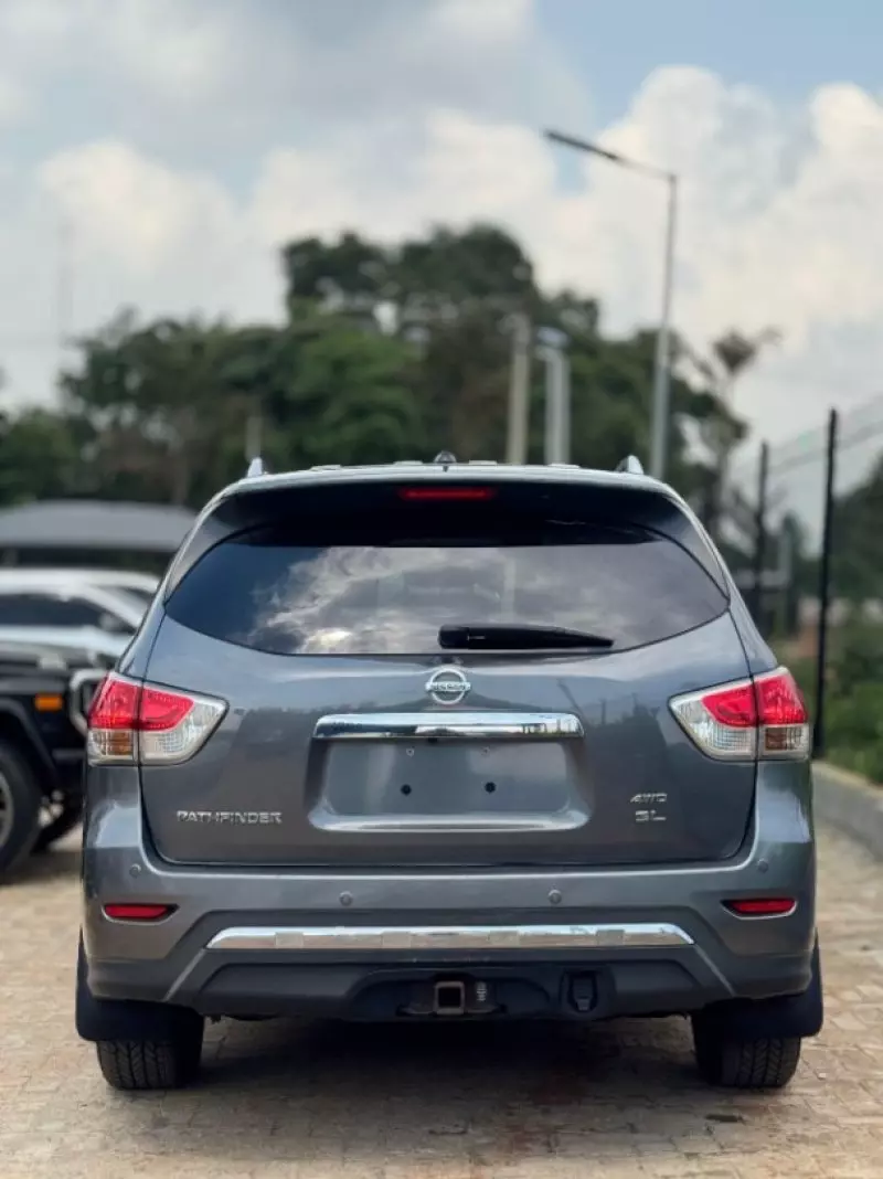 Nissan Pathfinder   - 2015