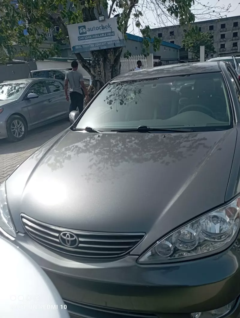 Toyota Camry   - 2005